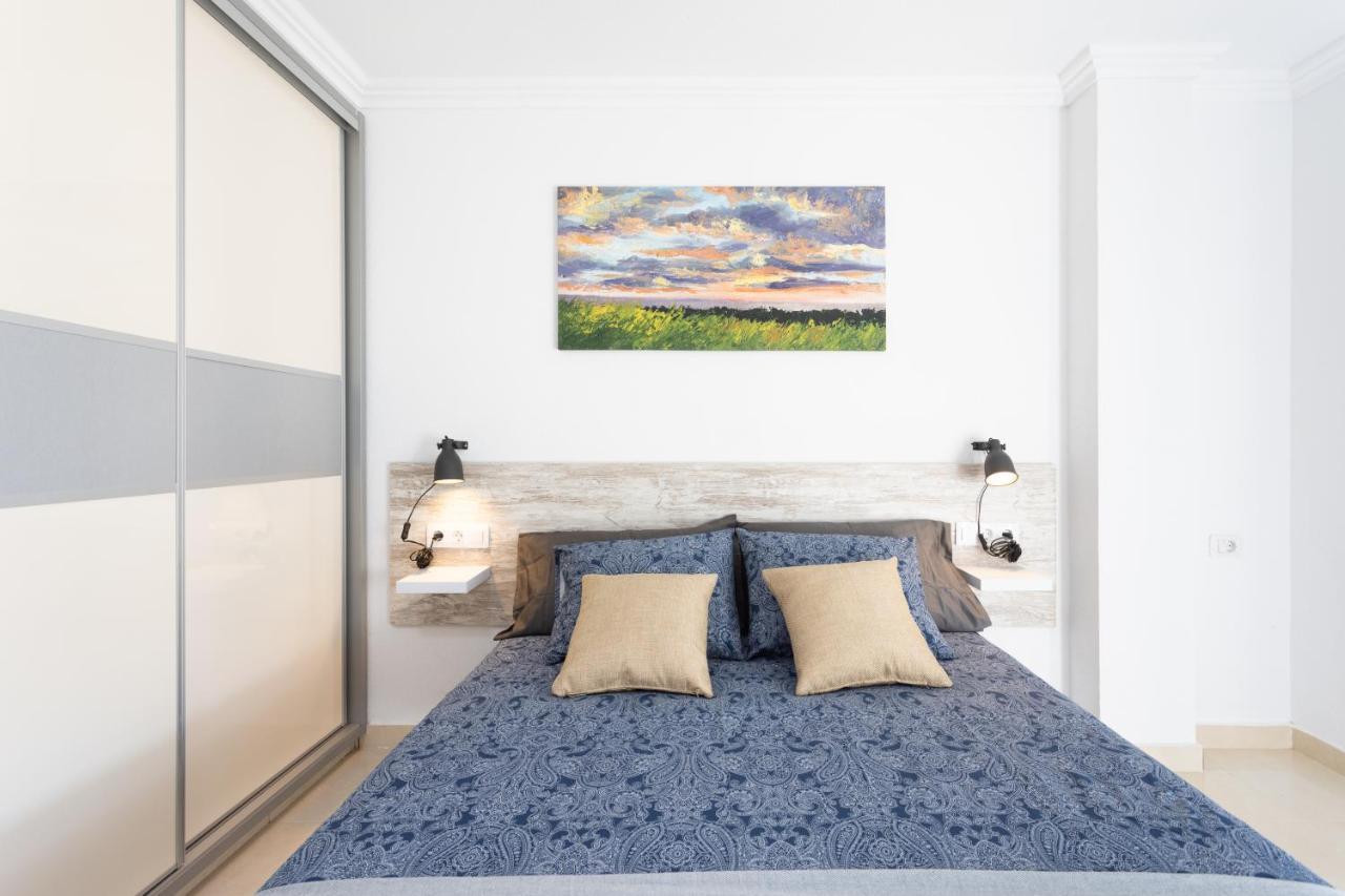Classbnb - Three Spacious Apartments 150M From The Las Americas Promenade أرونا المظهر الخارجي الصورة
