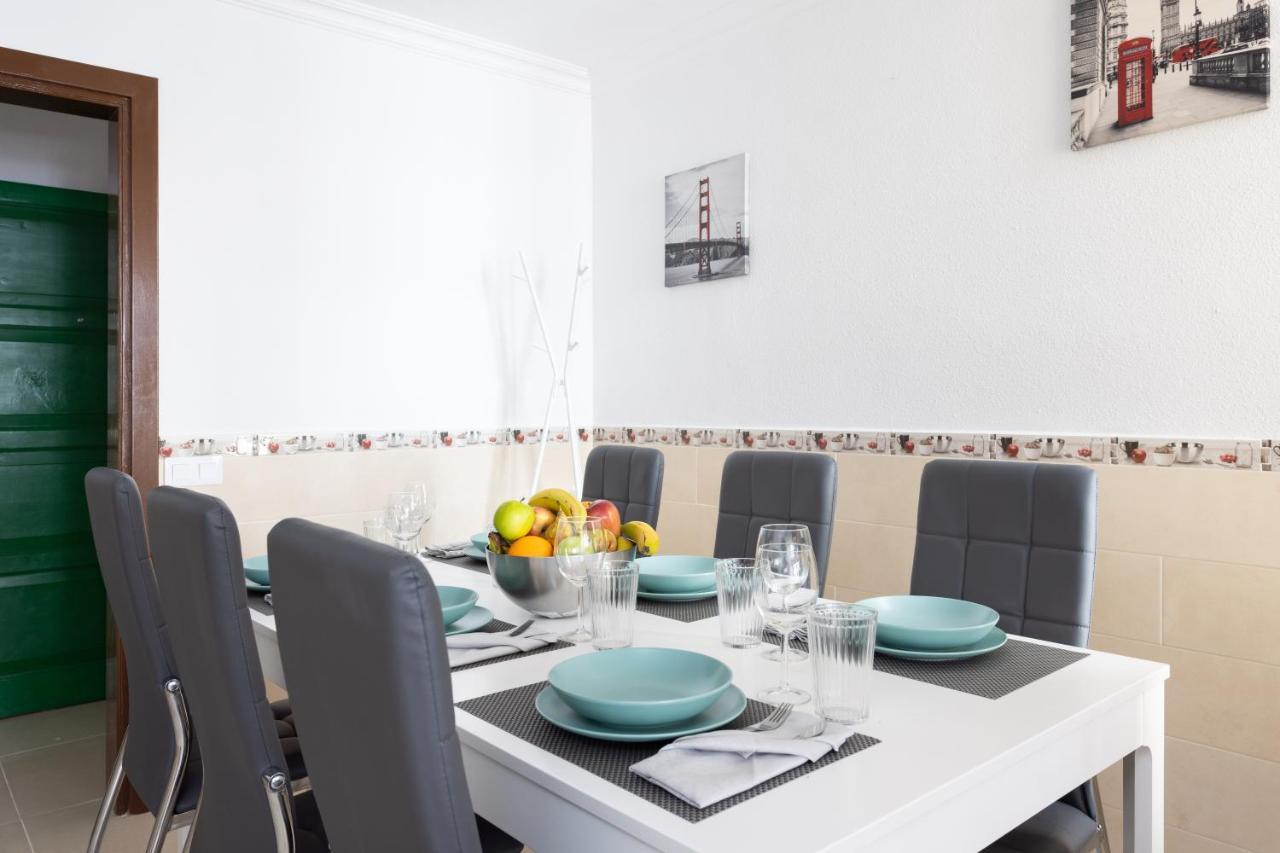 Classbnb - Three Spacious Apartments 150M From The Las Americas Promenade أرونا المظهر الخارجي الصورة
