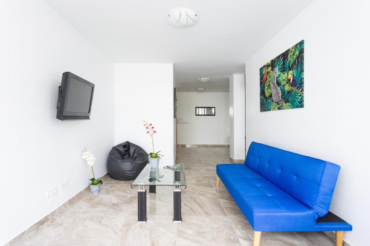 Classbnb - Three Spacious Apartments 150M From The Las Americas Promenade أرونا المظهر الخارجي الصورة