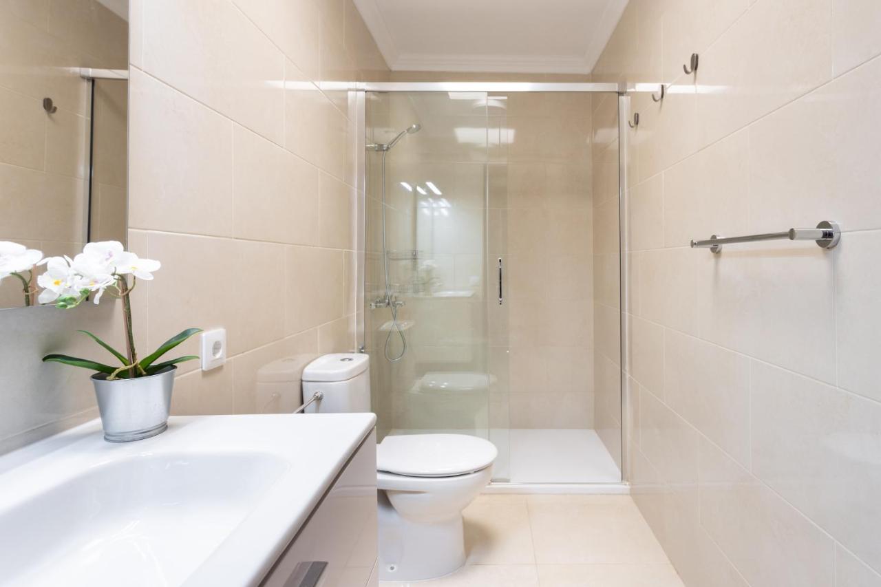 Classbnb - Three Spacious Apartments 150M From The Las Americas Promenade أرونا المظهر الخارجي الصورة