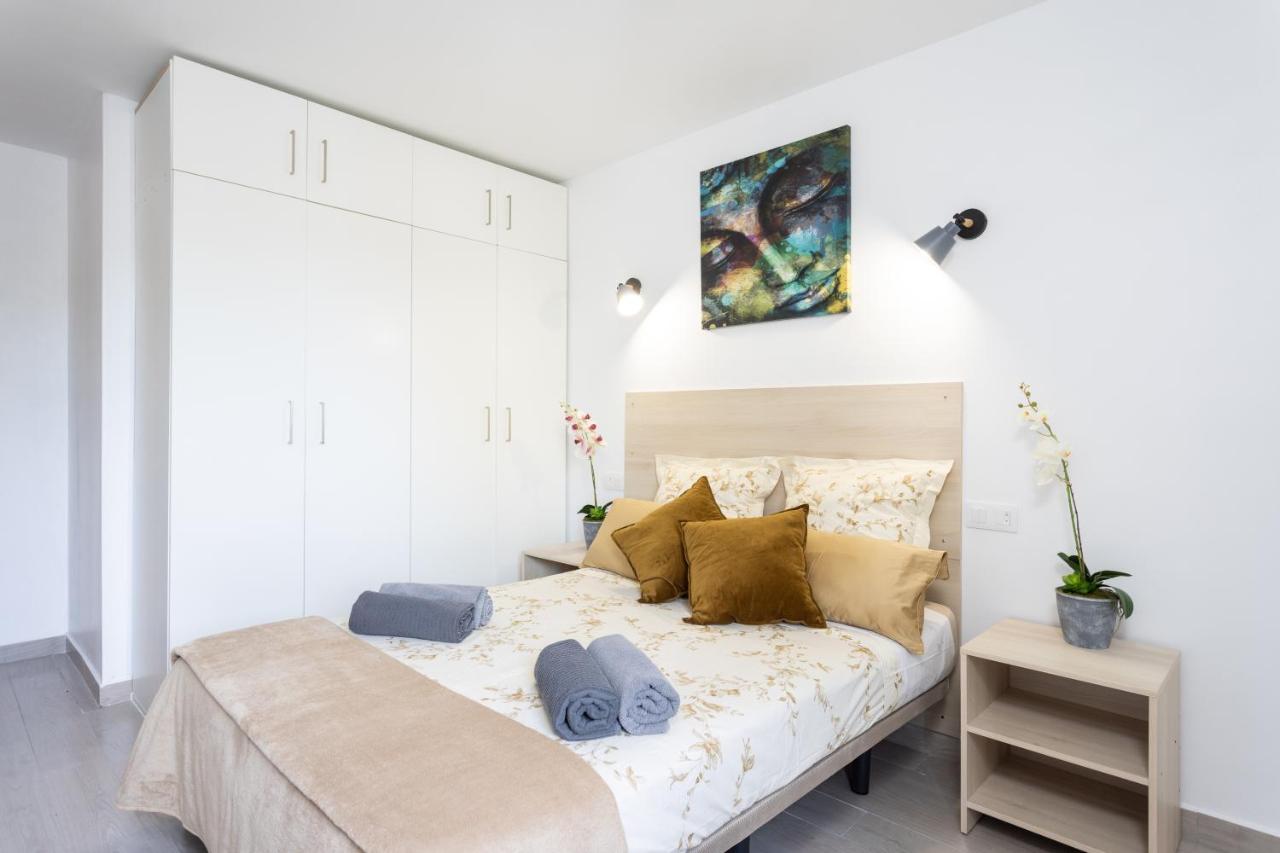 Classbnb - Three Spacious Apartments 150M From The Las Americas Promenade أرونا المظهر الخارجي الصورة