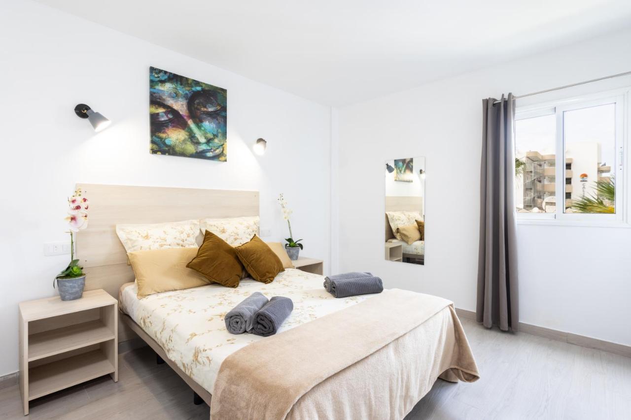 Classbnb - Three Spacious Apartments 150M From The Las Americas Promenade أرونا المظهر الخارجي الصورة