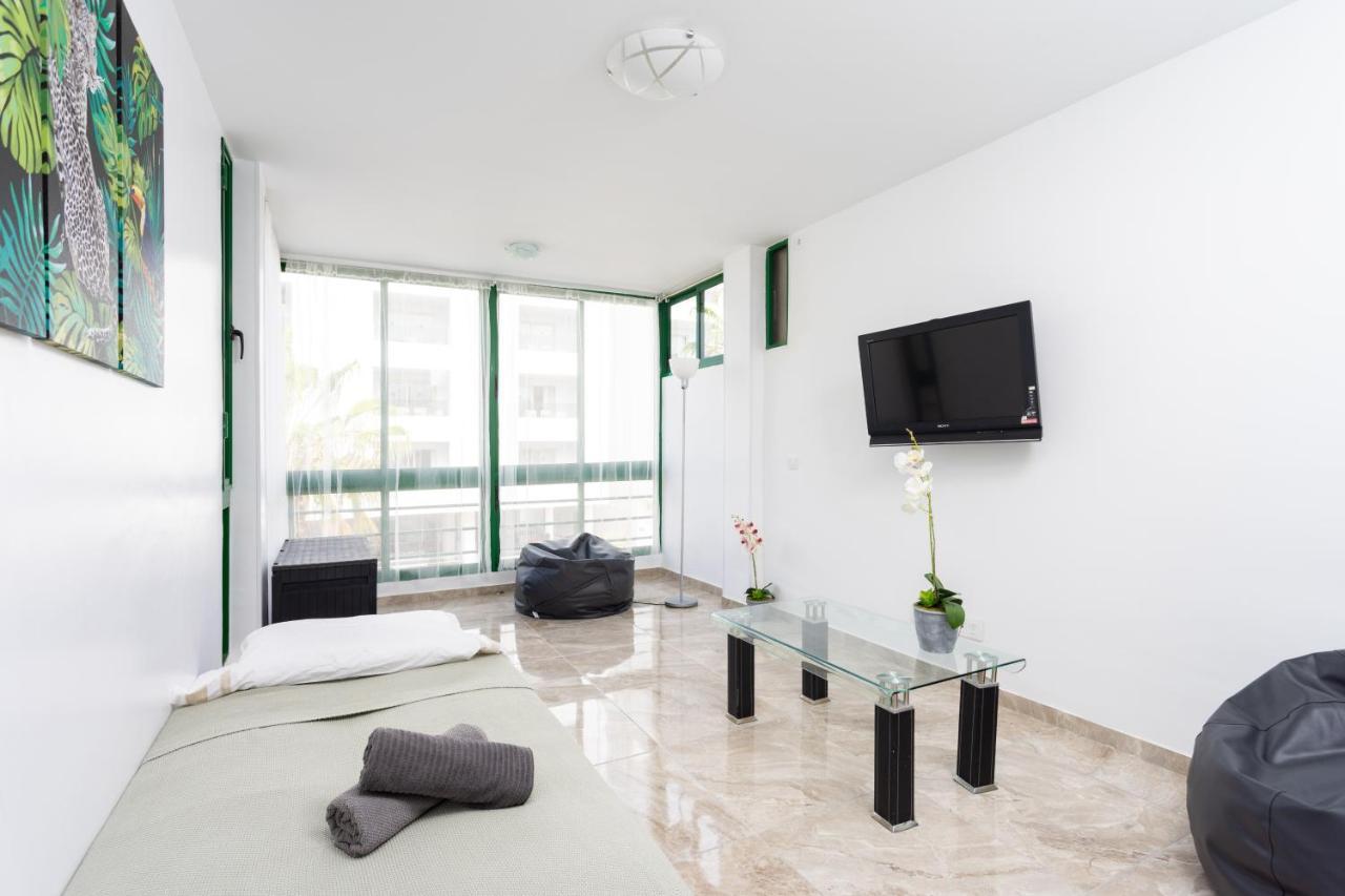 Classbnb - Three Spacious Apartments 150M From The Las Americas Promenade أرونا المظهر الخارجي الصورة