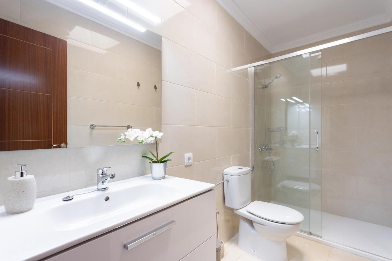 Classbnb - Three Spacious Apartments 150M From The Las Americas Promenade أرونا المظهر الخارجي الصورة