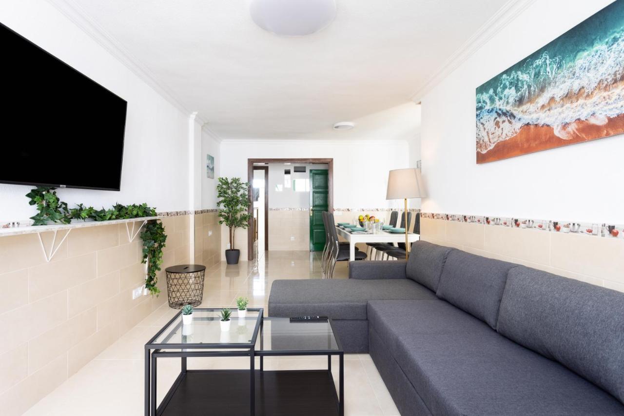 Classbnb - Three Spacious Apartments 150M From The Las Americas Promenade أرونا المظهر الخارجي الصورة