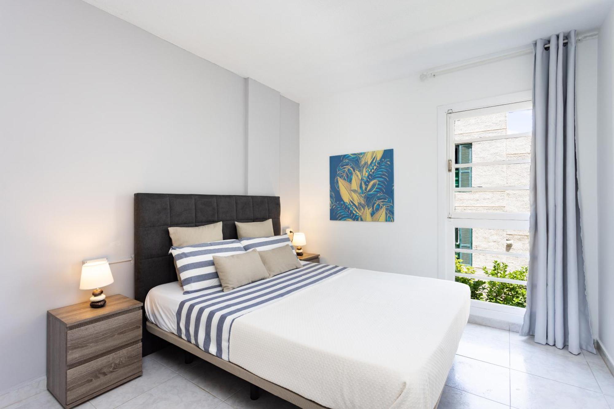 Classbnb - Three Spacious Apartments 150M From The Las Americas Promenade أرونا المظهر الخارجي الصورة