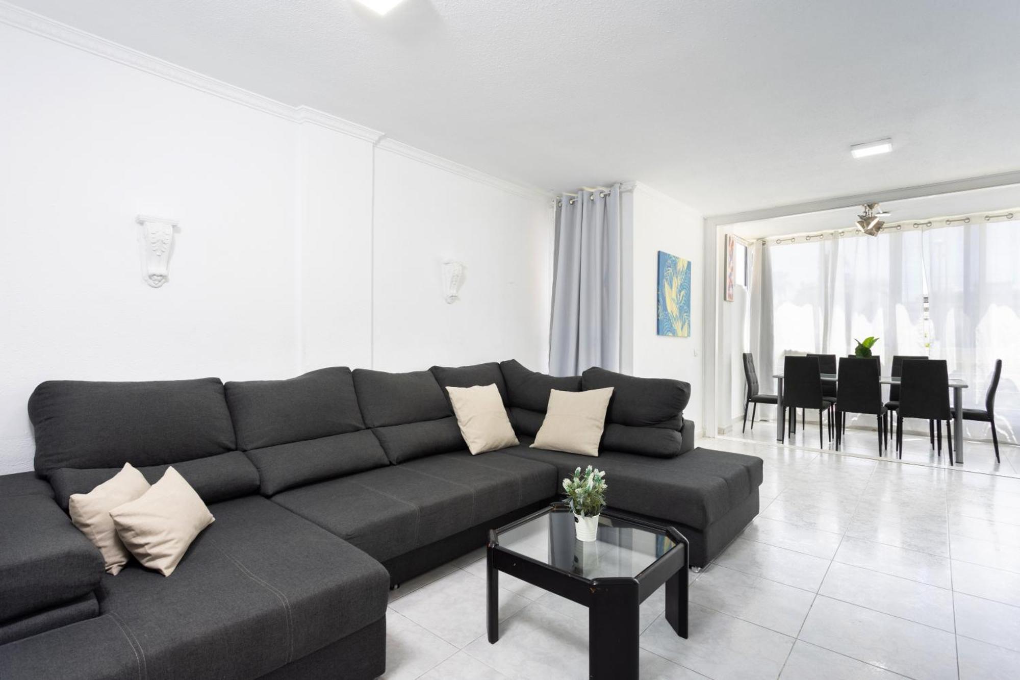 Classbnb - Three Spacious Apartments 150M From The Las Americas Promenade أرونا المظهر الخارجي الصورة