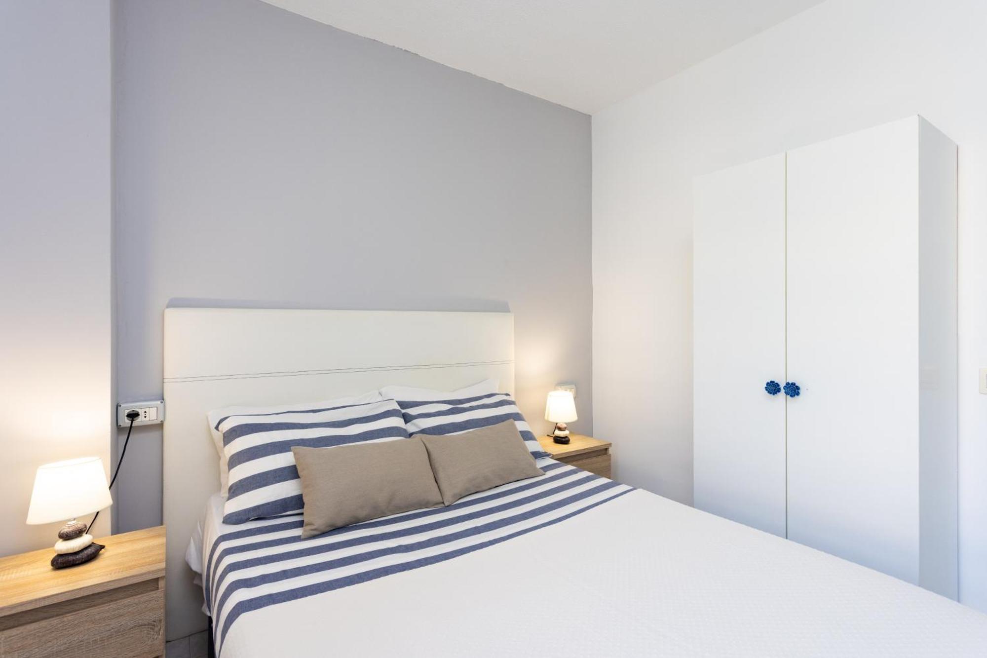 Classbnb - Three Spacious Apartments 150M From The Las Americas Promenade أرونا المظهر الخارجي الصورة
