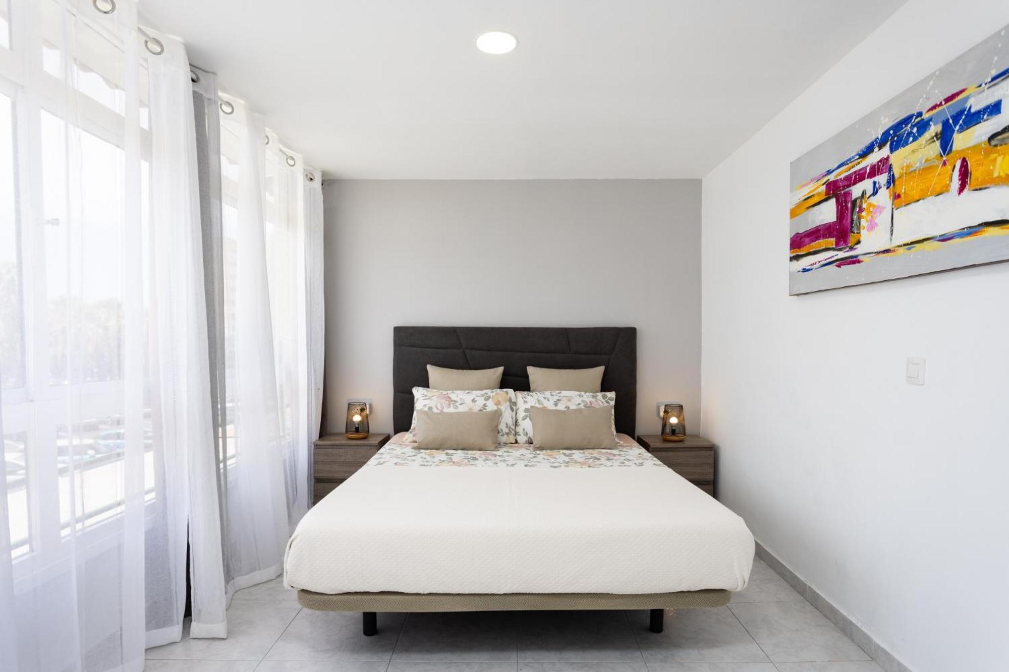 Classbnb - Three Spacious Apartments 150M From The Las Americas Promenade أرونا المظهر الخارجي الصورة